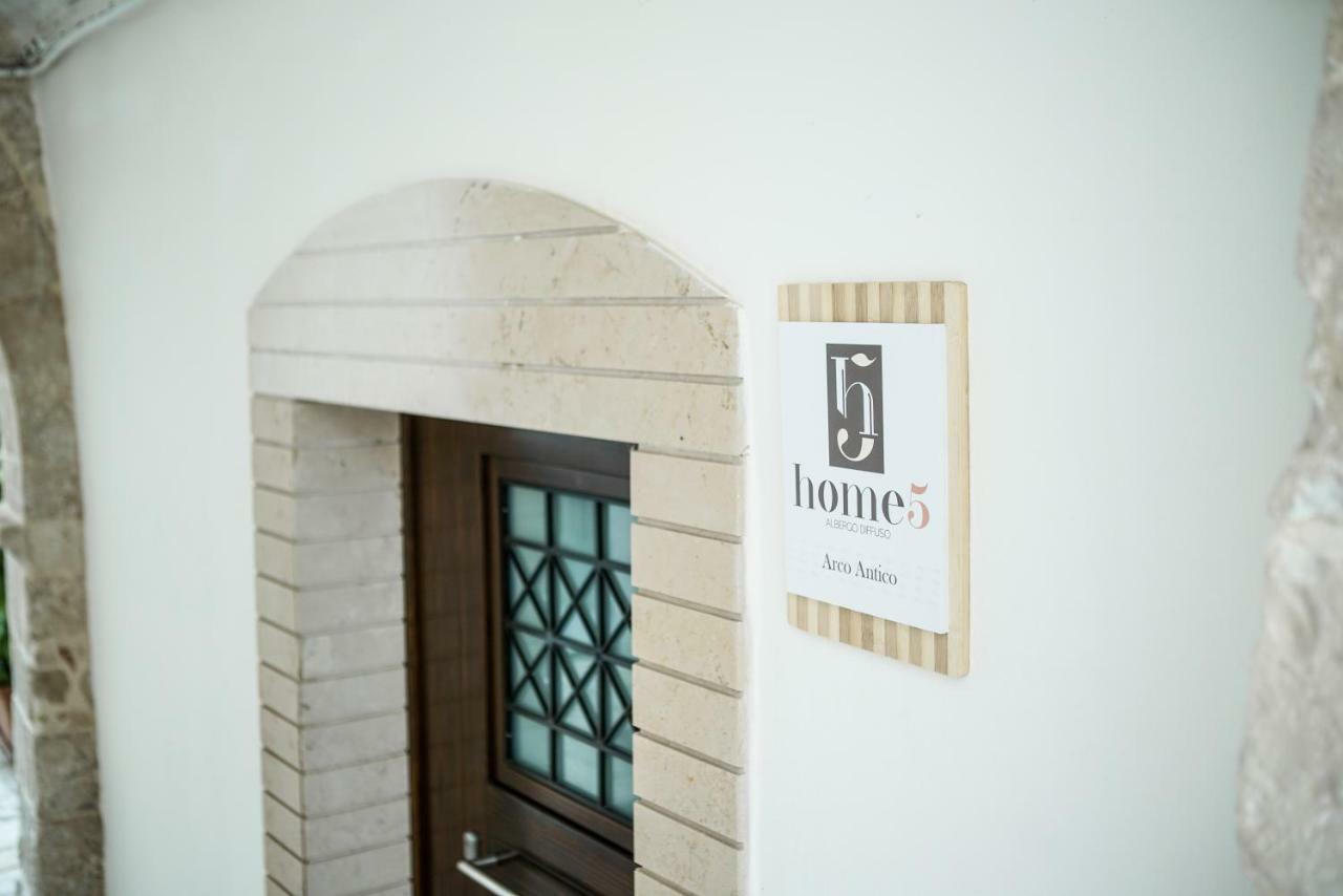 Home 5 - Arco Antico Путиняно Екстериор снимка